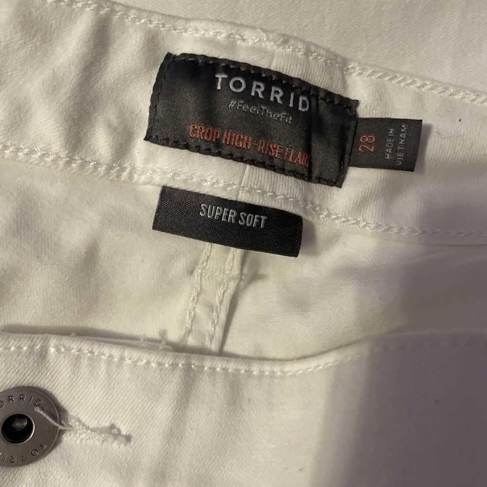 Torrid Crop High Rise Waist Flare Jeans Size 28 Womens White Denim Super Soft - Picture 6 of 8